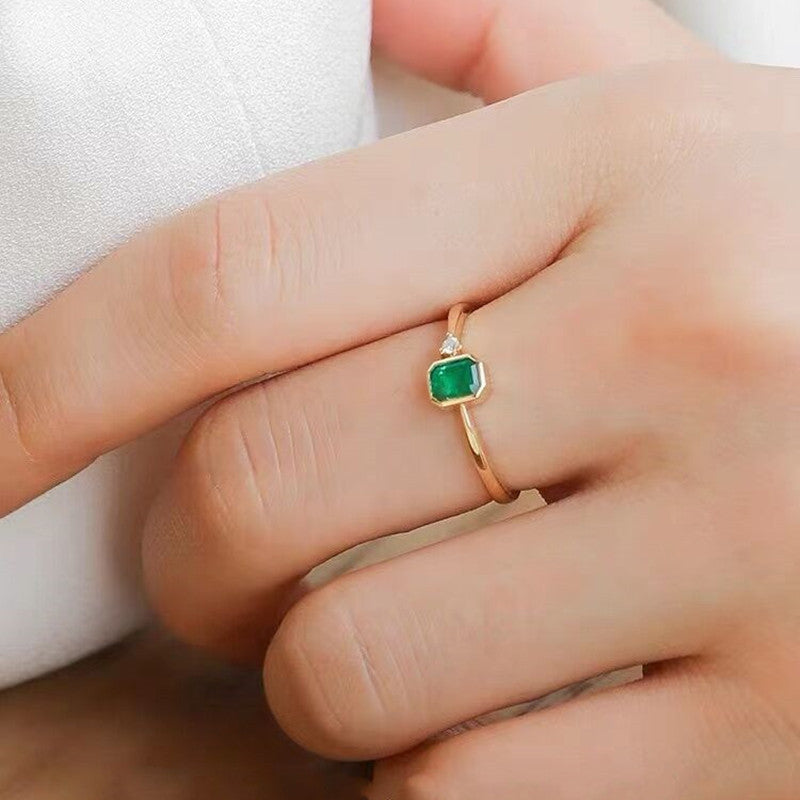 Vintage Emerald Ring Female I Special-interest Design