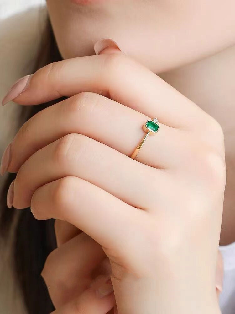 Vintage Emerald Ring Female I Special-interest Design